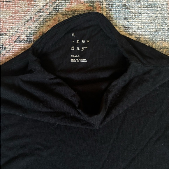 sleeveless ruched side mock neck - Picture 3 of 3